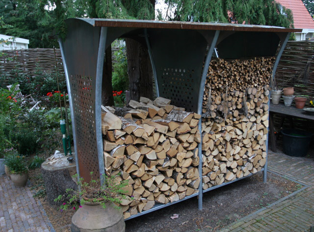 Какими дровами лучше топить печь: виды поленьев, преимущества и недостатки, правила хранения